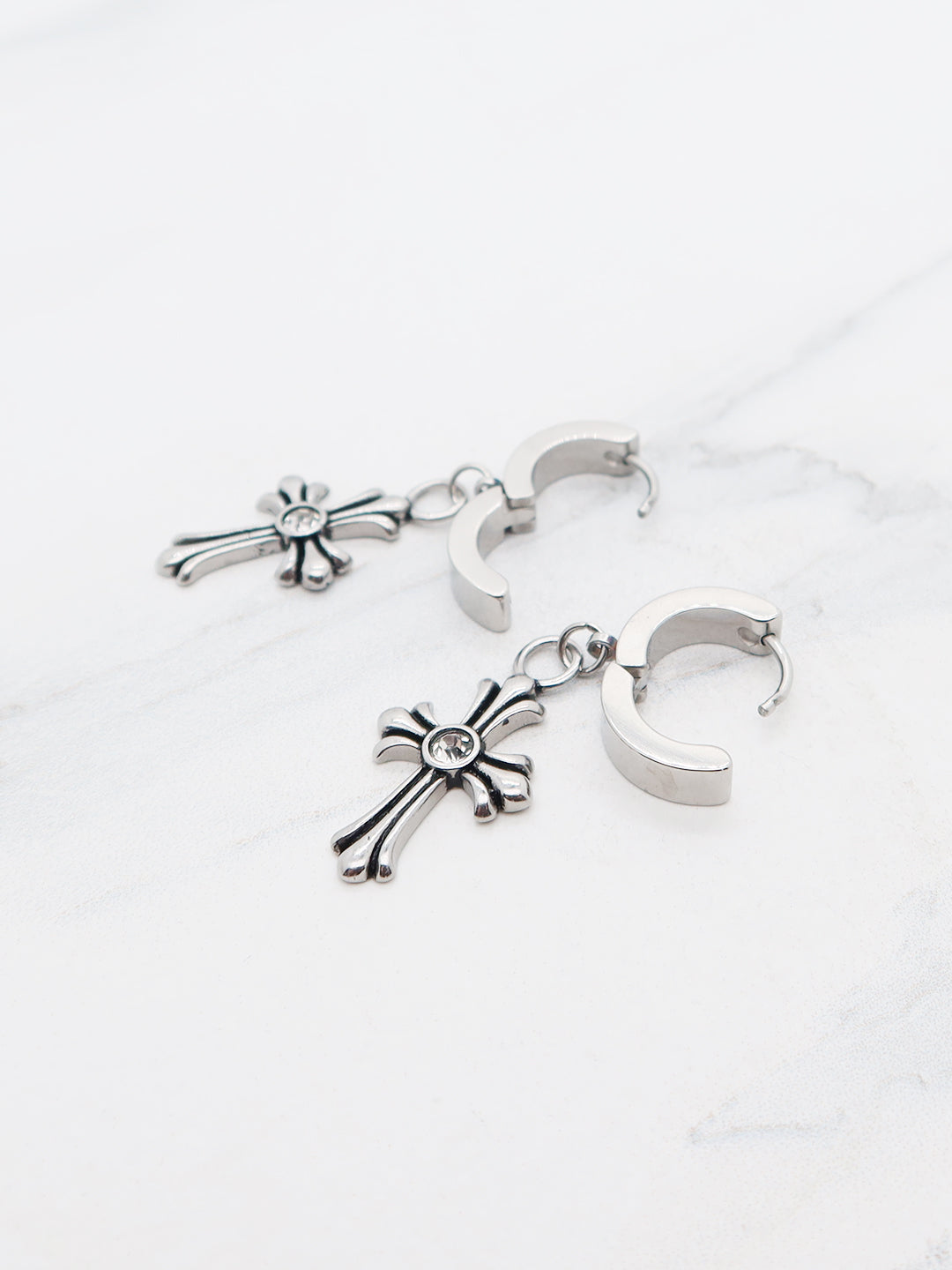Divine Dangle